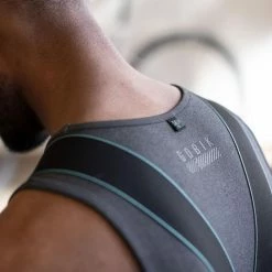 Sous Vêtements Gobik Limber Skin Basalt Sans Manche Homme -VÉLOS Soldes Magasin c a m i s e t a i n t e r i o r h o m b r e s i n m a n g a s l i m b e r s k i n b a s a l t 3 600x 700x700 3