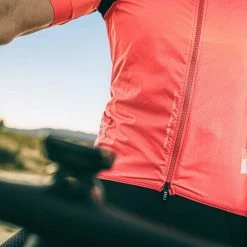 Gilet Gobik Plus 2.0 Paradise Homme 30 Gilet Gobik Plus 2.0 Paradise Homme -VÉLOS Soldes Magasin chaleco plus2.0 hombre paradise gobik warm series22 3 700x700 1