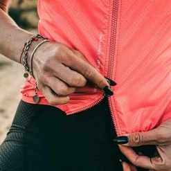 Gilet Gobik Plus 2.0 Paradise Femme -VÉLOS Soldes Magasin chaleco plus2.0 mujer paradise gobik warm series22 6 700x700 7