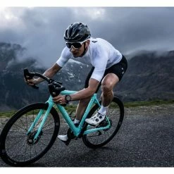 Casque Kask Sintesi WG11 Gris 2023 -VÉLOS Soldes Magasin illustration sintesi 1 700x700 1