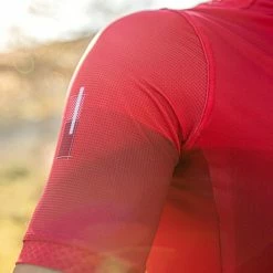 Maillot Manches Courtes Gobik Stark Cranberry Homme -VÉLOS Soldes Magasin maillot hombre stark carnberry gobik warm series22 6 700x700 3