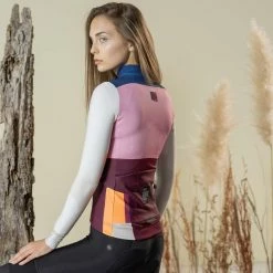 Maillot Manche Longue Gobik Cobble Dahlia Femme 2023 -VÉLOS Soldes Magasin maillot mujer cobble dahlia cold 2023 gobik 4 700x700 4