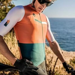 Maillot Manches Courtes Gobik Attitude 2.0 Apricot Unisex 63 Maillot Manches Courtes Gobik Attitude 2.0 Apricot Unisex -VÉLOS Soldes Magasin maillot unisex attitude apricot gobik warm series22 4 700x700 6