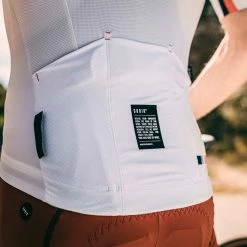 Maillot Manches Courtes Gobik Cx Pro Pink Streak Unisex -VÉLOS Soldes Magasin maillot unisex cxpro pink streak gobik warm series22 5 700x700 3