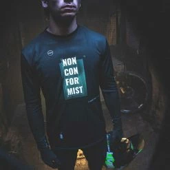 T-Shirt Manches Longues Gobik Terrain Hardwoods Homme -VÉLOS Soldes Magasin shirt man freeride terrian hardwoods gobik warm series22 3 700x700 4