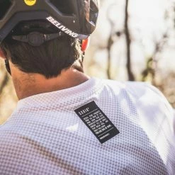 T-Shirt Manches Longues Gobik Terrain Whistler Homme -VÉLOS Soldes Magasin shirt man freeride terrian whistler gobik warm series22 10 700x700 7