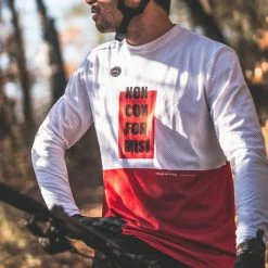 T-Shirt Manches Longues Gobik Terrain Whistler Homme -VÉLOS Soldes Magasin shirt man freeride terrian whistler gobik warm series22 7 700x700 2