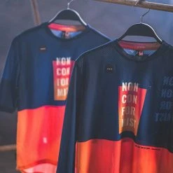 T-Shirt Manches Longues Gobik Terrain Rossland Femme -VÉLOS Soldes Magasin shirt woman freeride terrian rossland gobik warm series22 4 700x700 3