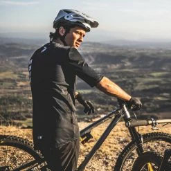 T-Shirt Manches Courtes Gobik Terrain Hardwoods Homme -VÉLOS Soldes Magasin t shirt man freeride terrian hardwoods gobik warm series22 3 700x700 7